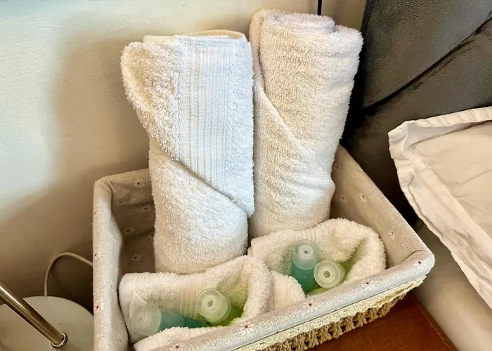 King Double Bedroom In *