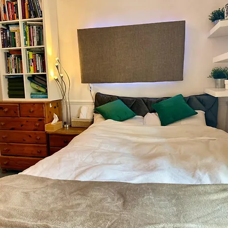 King Double Bedroom In * Δουβλίνο