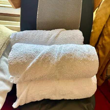 Δωμάτια σε οικογενειακή κατοικία King Double Bedroom In *