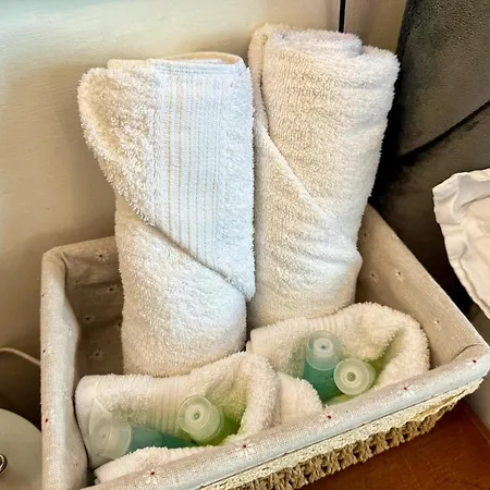 King Double Bedroom In *