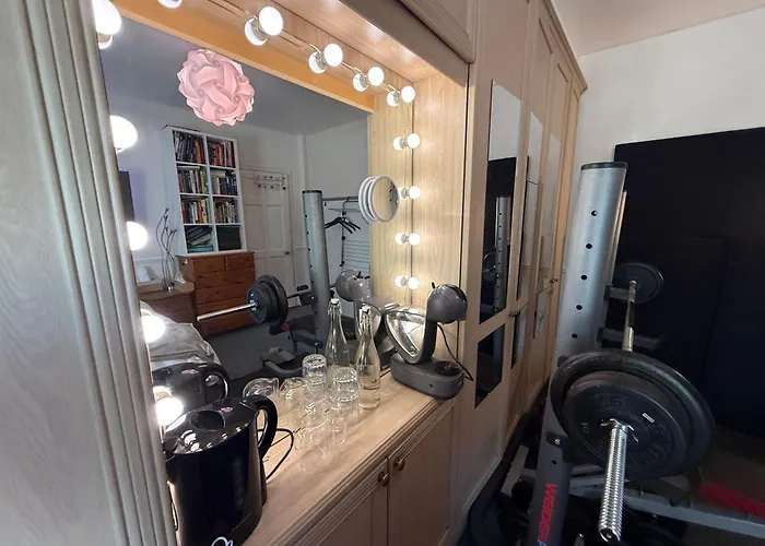 King Double Bedroom In * Dublin